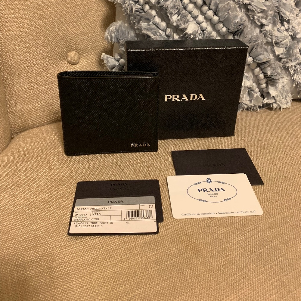 PRADA Portaf Orizzontale Wallet NWT 100% Authentic